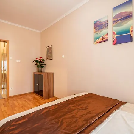 Santos 1214 Appartement Boedapest
